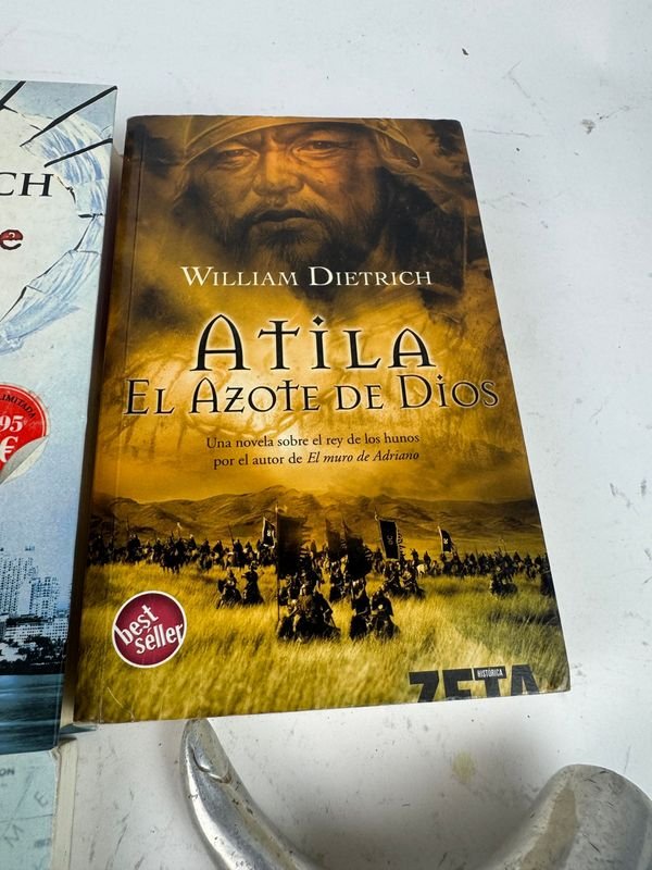 Colección de 5 libros de novela y thriller histórico/policial - imagen 6