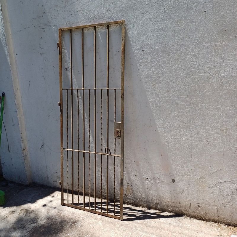 Puerta reja en varilla de 16mm y 10mm, sin marco - imagen 3