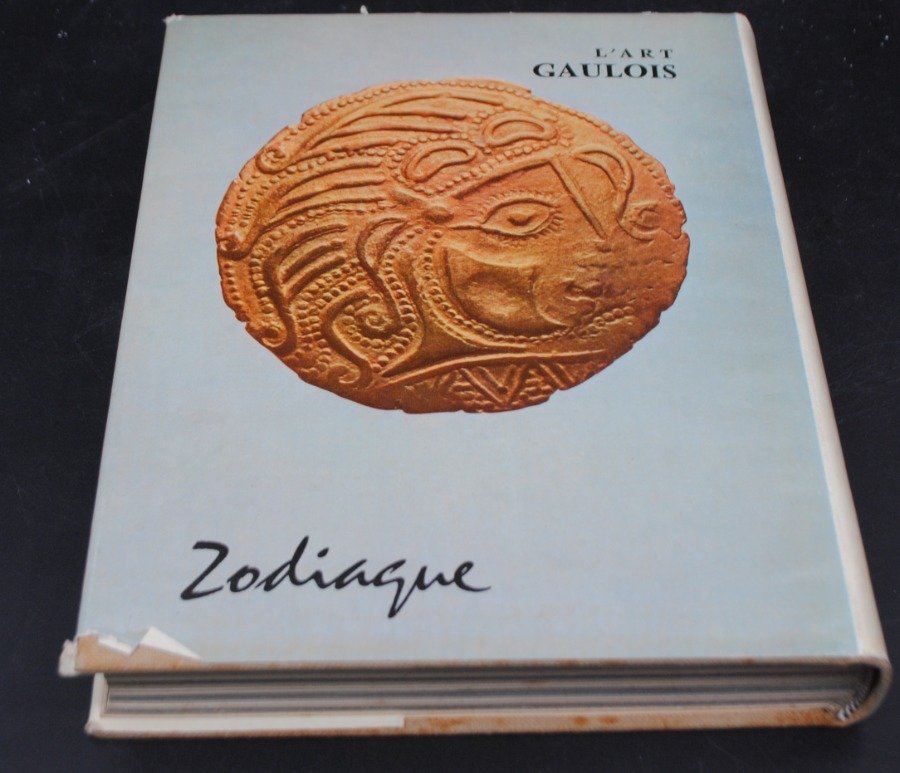 Libro Zodiaque con diseño de arte galo - imagen 3