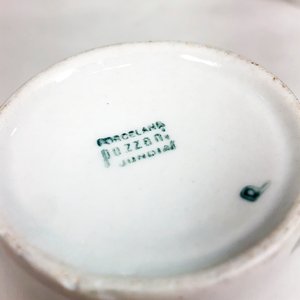 Juego de Porcelana Blanca Floral: Tetera, Cafetera, Lechera y Azucarero - imagen 3