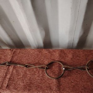 Gancho Antiguo de Hierro Forjado con Cadenas y Argollas - imagen 3