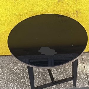 Lote siguiente: Mesita Redonda Negra Moderna