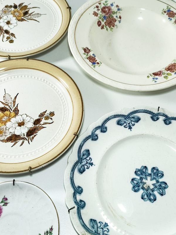 Lote de 5 Platos Florales de Cerámica con Diseños Variados - imagen 1