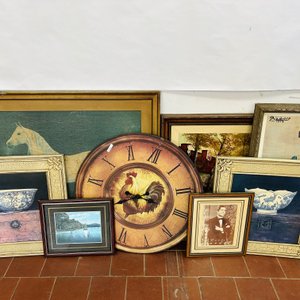 Lote de 8 Láminas Enmarcadas con Reloj de Pared y Cuadros Variados - imagen 2