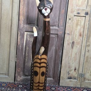 Figura Decorativa de Gato en Madera Tallada - imagen 3