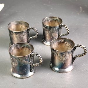 Lote de 9 piezas: Copitas metálicas caladas y shots de cristal ruby con soportes - imagen 11