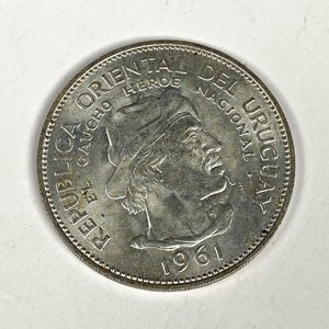 Moneda de Plata "El Gaucho" 10 Pesos Uruguayos 1961 - imagen 3