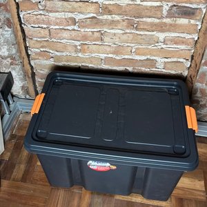 Lote siguiente: Caja Organizadora Plástica Negra con Tapa y Ruedas - 60 Lts