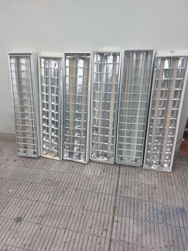 Puertas de tubos metálicas en lote de 6 unidades