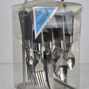Juego de Cubiertos Acero Inoxidable y Cuchillos Wiltshire con Taco de Madera - imagen 2