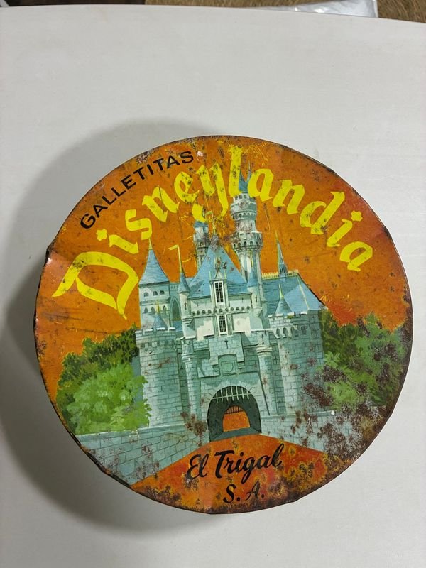 Colección de Lata El Trigal S.A. con Disneylandia