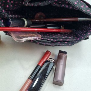 Lote de Accesorios y Adornos: Lata "Wonderful Copenhagen", Caja "Vanderbilt" y Neceser con Cosméticos - imagen 3