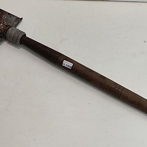 Pala Antigua de Uso Militar con Mango de Madera - imagen 1
