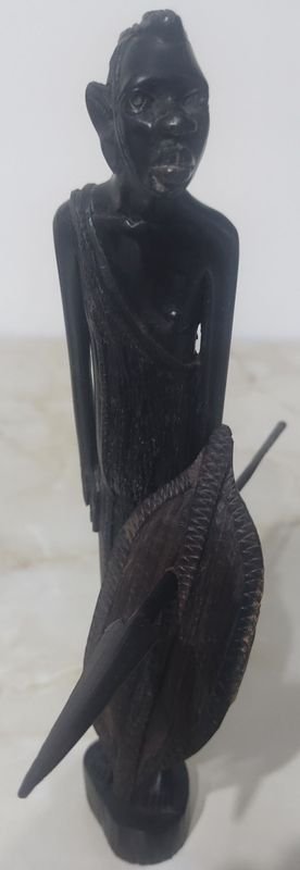 Figura de Guerrero Africano, tallado en Madera. Fabulosa. - imagen 6