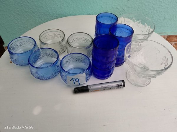 Vasos y compoteras de vidrio azul - imagen 2