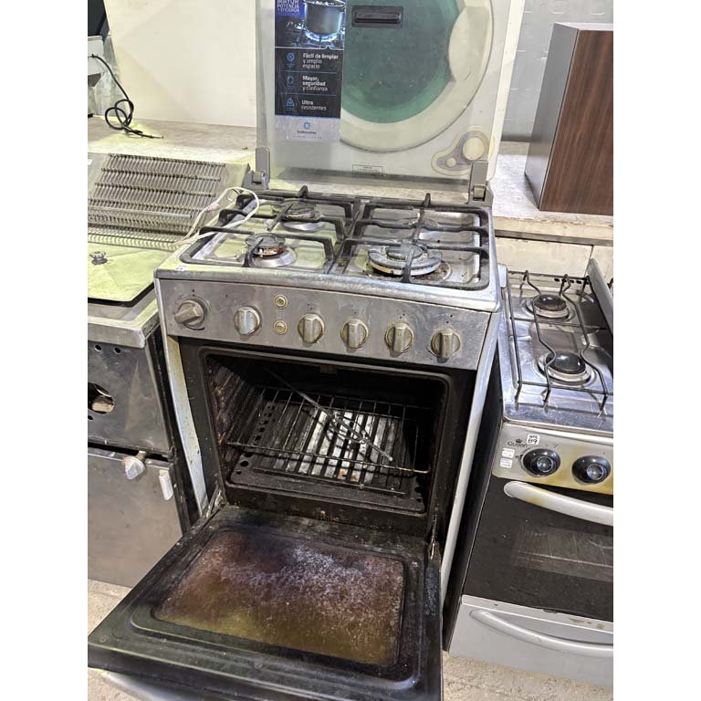 Cocina a gas marca Indurama con 4 hornallas, condición variable - imagen 2