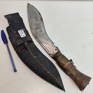 Cuchillo Kukri Nepalí Tradicional con Hoja Grabada y Vaina Decorada - imagen 3