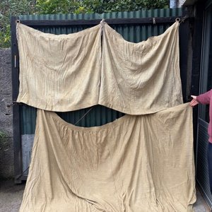 Lote siguiente: 3 Cortinas Beige con Textura