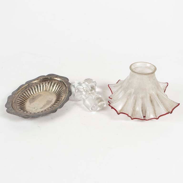 Lote anterior: Tulipa con pequeña cascadura y accesorios de baño