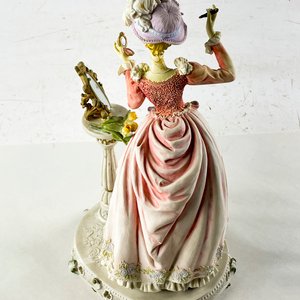 Figura Dama Porcelana Italiana "Capodimonte" 34 cm con Espejo - imagen 3