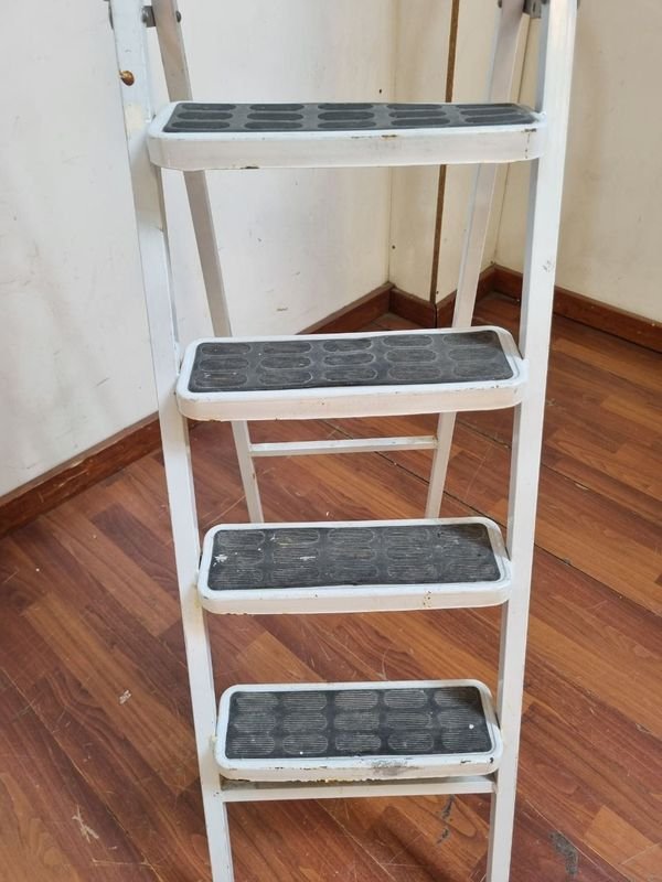 Escalera Plegable de 5 Escalones - imagen 5