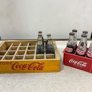 Conjunto Miniatura Coca-Cola: Cajón Madera y Botellitas - imagen 1