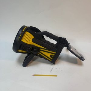 Linterna Recargable Grande Negra y Amarilla con Asa - imagen 5