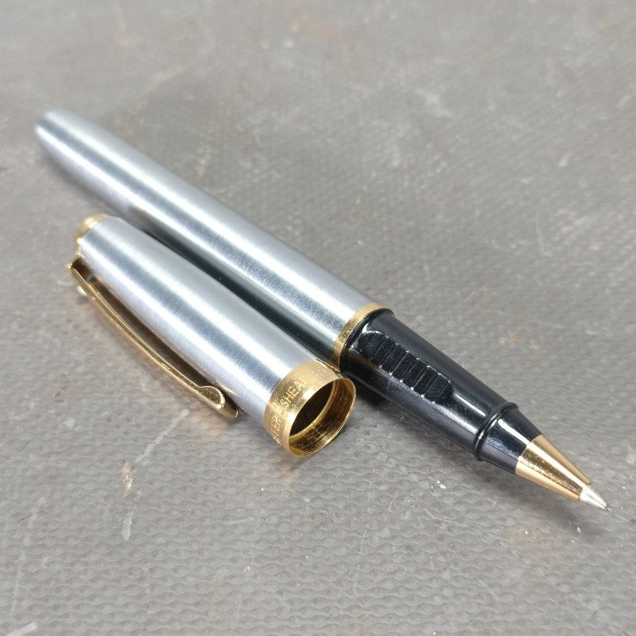 Bolígrafo Sheaffer's plateado con detalles dorados - imagen 3