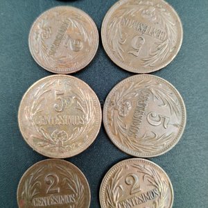 Lote de 10 Monedas de Uruguay: 5 x 5 Centésimos y 5 x 2 Centésimos - imagen 5