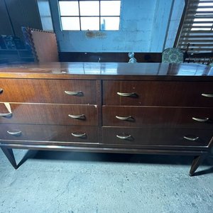Cómoda de Madera Oscura con 6 Cajones - imagen 3