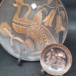 Dos Platos Decorativos de Cobre con Motivos Chilenos - imagen 2