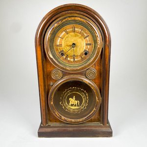 Lote anterior: Reloj de pared caja de madera vidrio decorado quijote, caja con detalles, sin péndulo, sin llave ,altura 46 cm