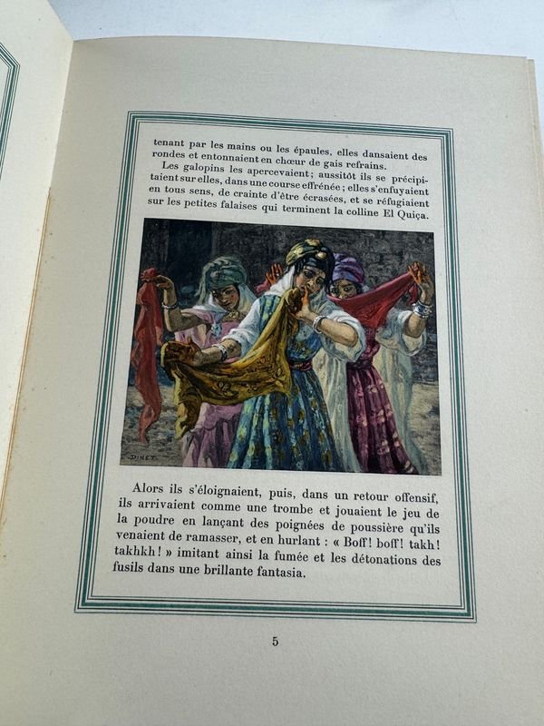 Libro de KHADRA con diseños coloridos y materiales variados - imagen 6