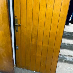 Dos Hojas de Puerta: Frente Blindada y Puerta Interior Madera - imagen 6