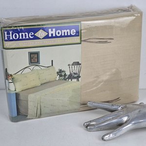 Lote siguiente: Juego de Sábanas King Size Home to Home Percal Beige 140 Hilos