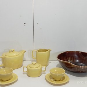 Juego de Té Amarillo y Ensaladera Marrón de Cerámica - imagen 2