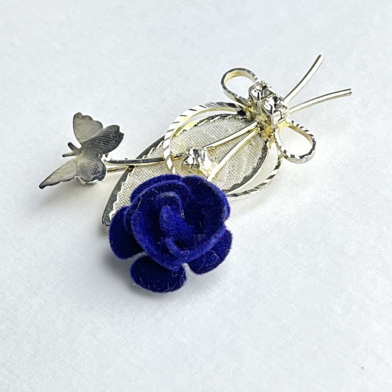 Collar de perlas y detalles en plata con flores azules - imagen 5