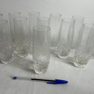 Juego de 12 Vasos Altos de Vidrio Tallado - imagen 3