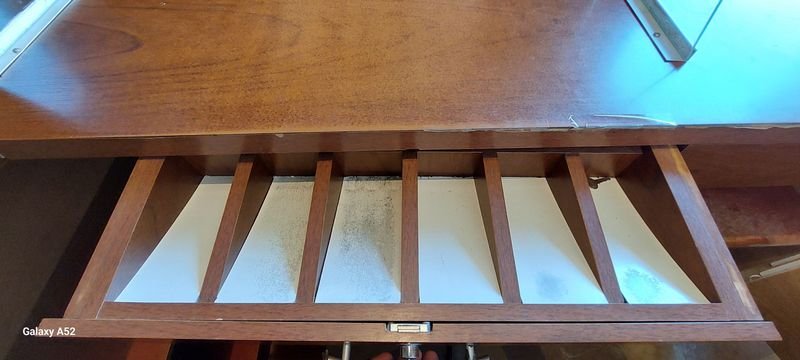 Mostrador en madera de excelente estado - imagen 5