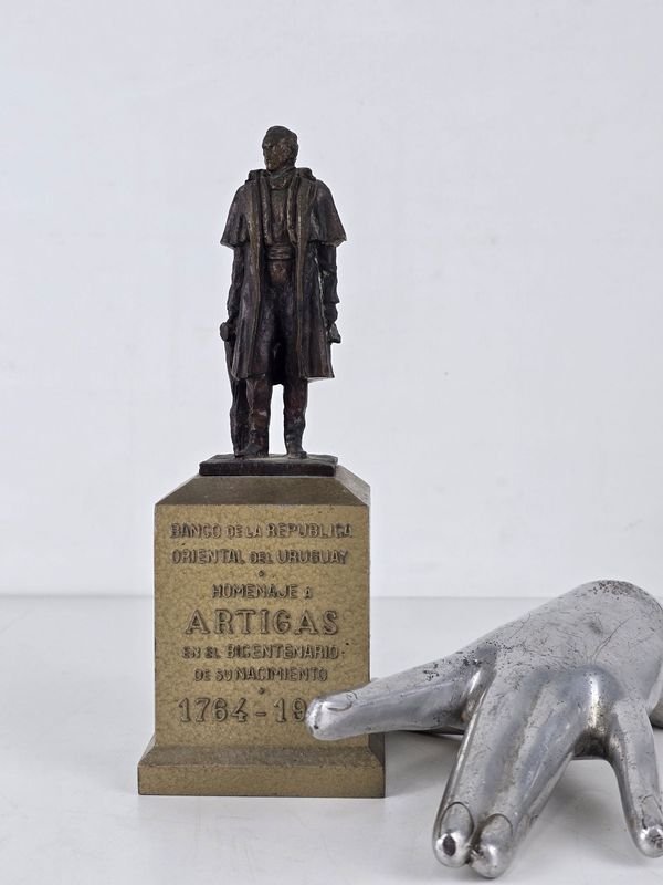 Antigua Alcancía Homenaje a Artigas del Banco de la República Oriental del Uruguay