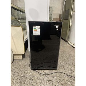 Lote siguiente: Frigobar James Negro - 50x54x87 cm
