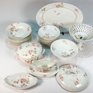 Veintisiete piezas de porcelana Limoges con decoración floral - imagen 4