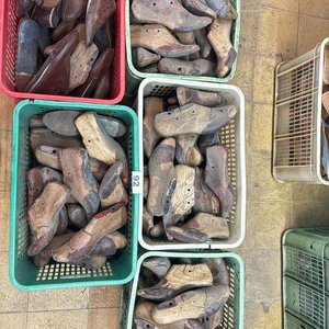 Lote de Moldes de Calzado Antiguos de Madera - imagen 4