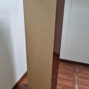 Mueble Blanco y Marrón con Puertas y Estantes (47x27x170 cm) - imagen 4
