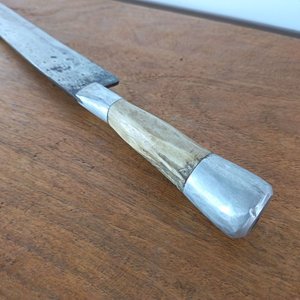 Cuchilla Artesanal de Hoja Larga con Mango de Madera y Metal - imagen 3