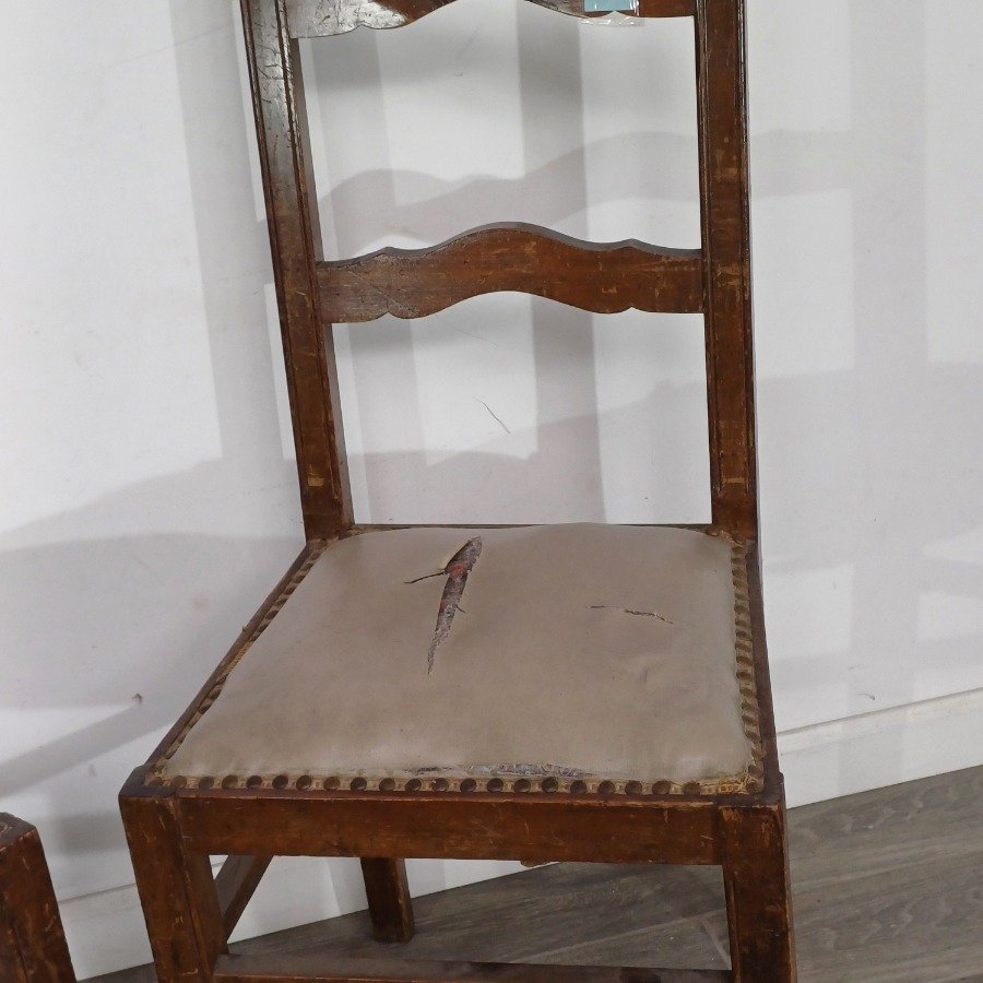 Sillas de madera con respaldo tallado y tapizado roto - imagen 8