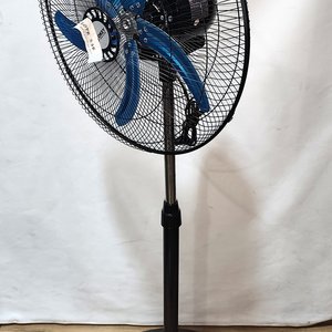 Ventilador de Pie Negro con 5 Aspas Metálicas Azules y 3 Velocidades - imagen 2