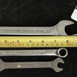 Lote de Herramientas: Afilador de Mechas, Juego de Brocas para Madera y Llaves Stilson y Fijas - imagen 5