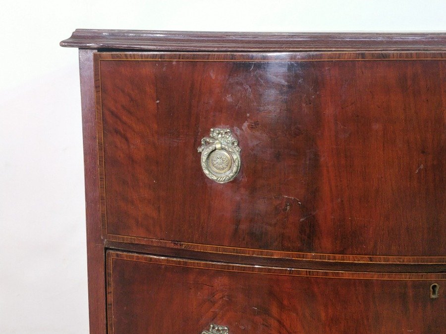 Mueble de tres cajones en madera con herrajes de bronce - imagen 3