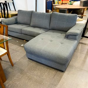 Lote anterior: Sofá Seccional Gris Moderno